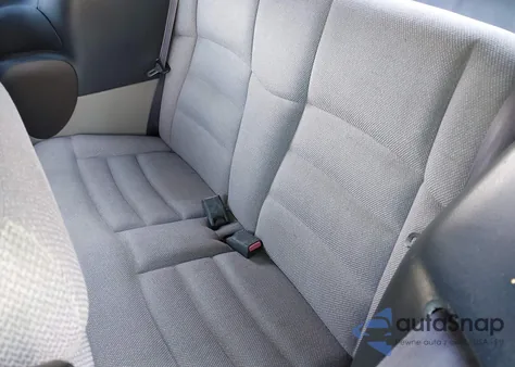 1996 Ford Mustang z USA, uszkodzony, nr VIN 1FALP4442TF140541